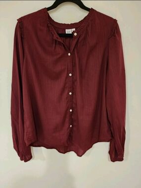 GAP Women's Ruffled Neck Button-Down Top in Wine